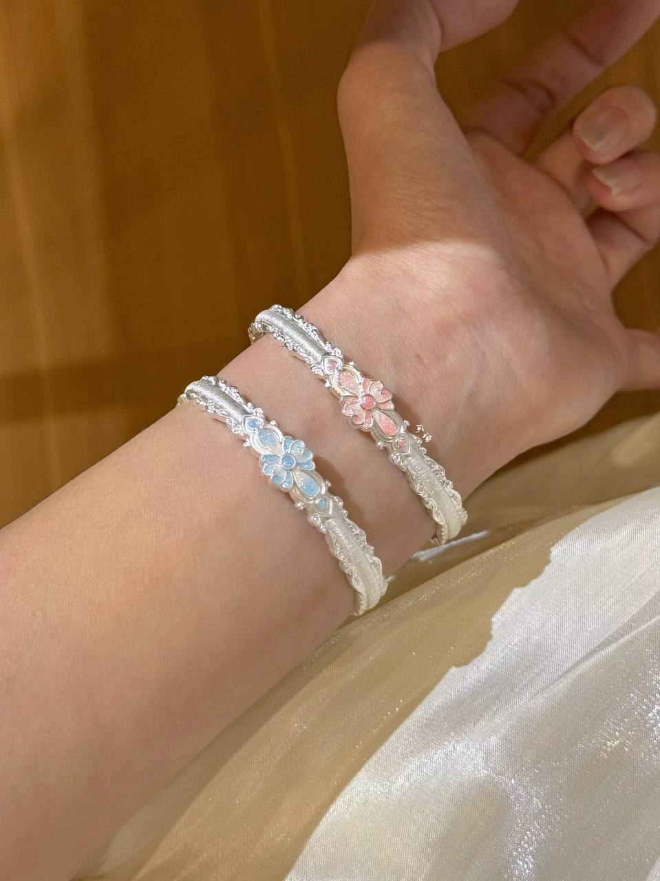 “Frosted Elegance” Women’s Pure Silver 999.9 Enamel Bangle – New Chinese Style Gift Jewelry